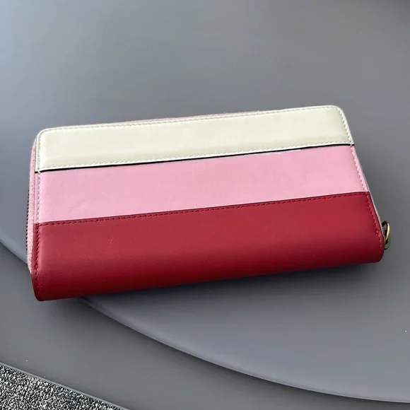 GUCCI wallet - Picture 4 of 6